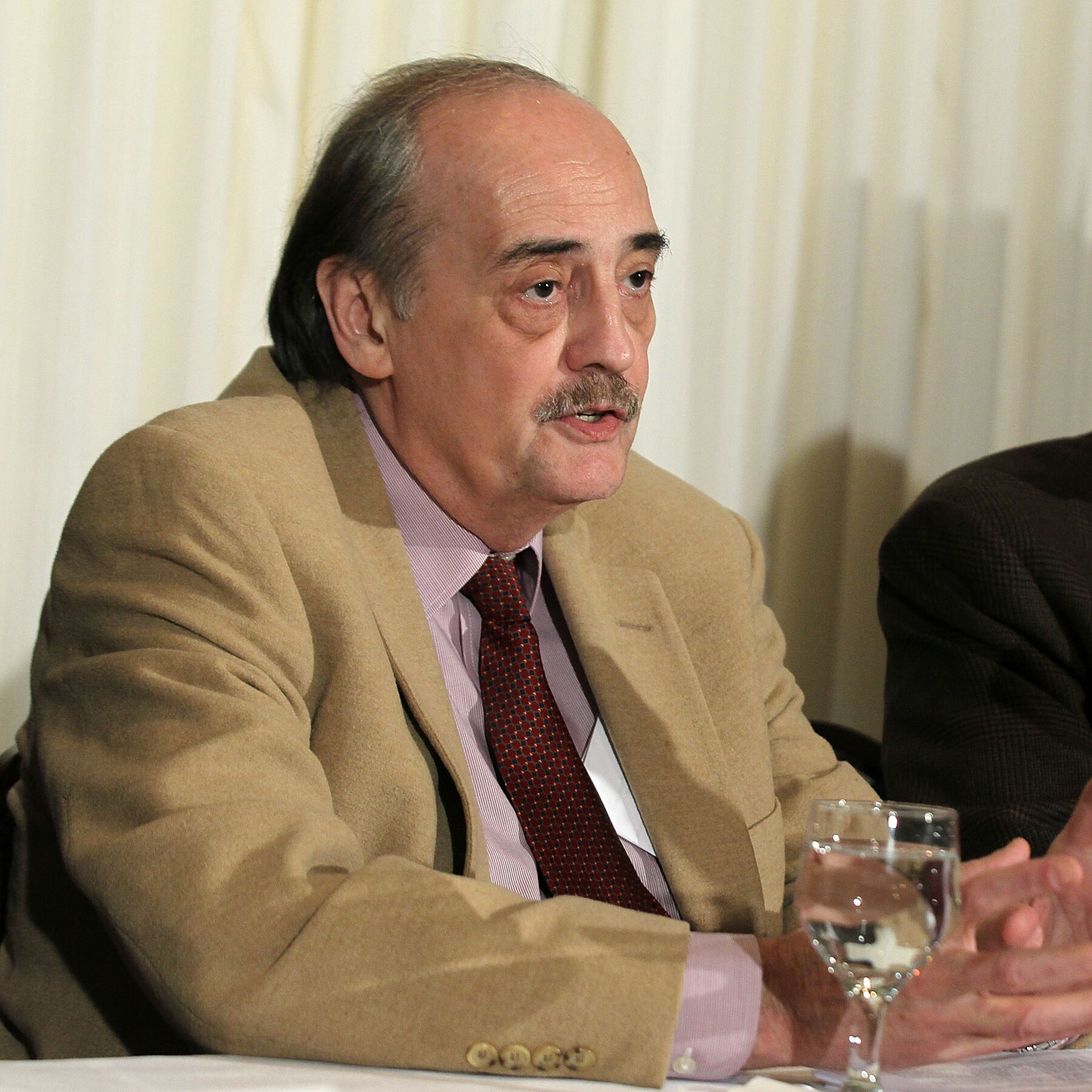 You are currently viewing Robert Alvarez, 76, Dies; Called Attention to Nuclear-Waste Safety